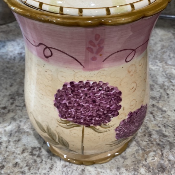 Gorgeous spring cookie jar canister hydrangea - Picture 3 of 6
